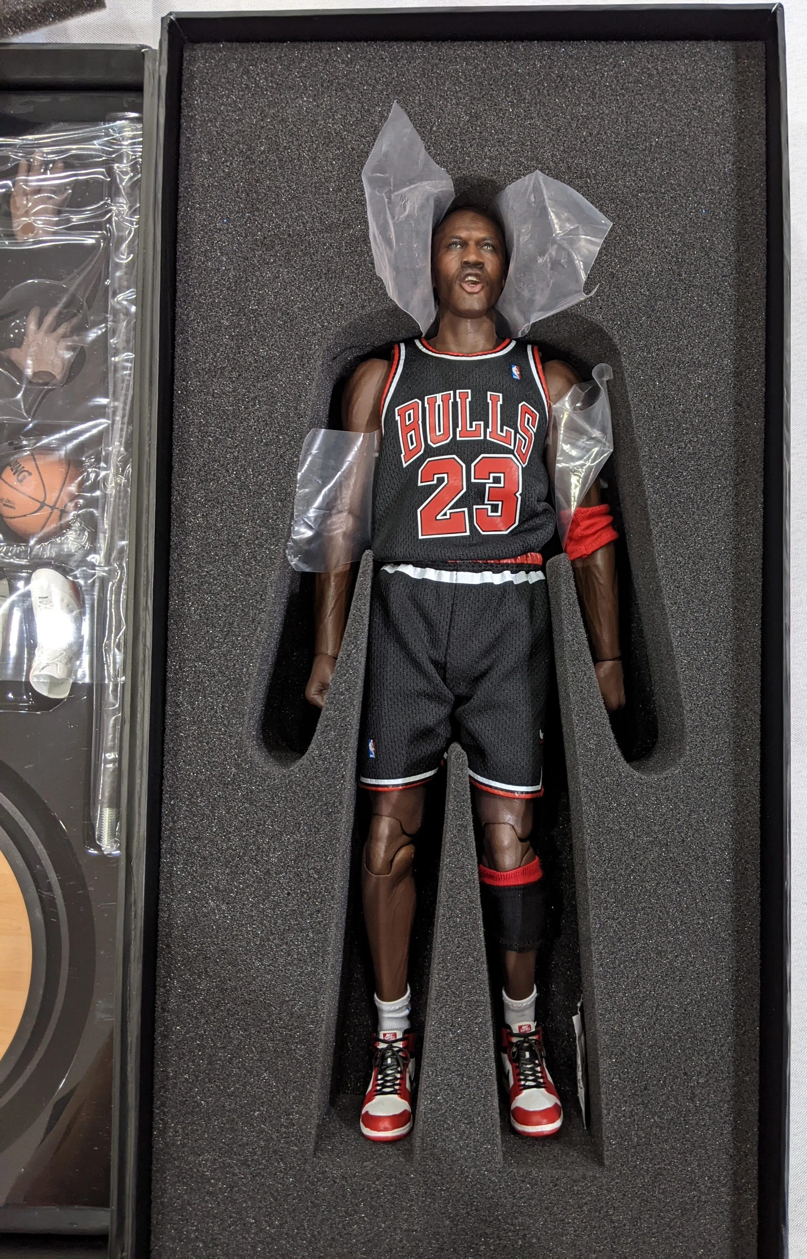 Enterbay Real Masterpieces 1/6 NBA Chicago Bulls Michael Jordan Series 2 the Last Shot (Black Jersey Edition) Sixth Scale *Open Box* RM-1055