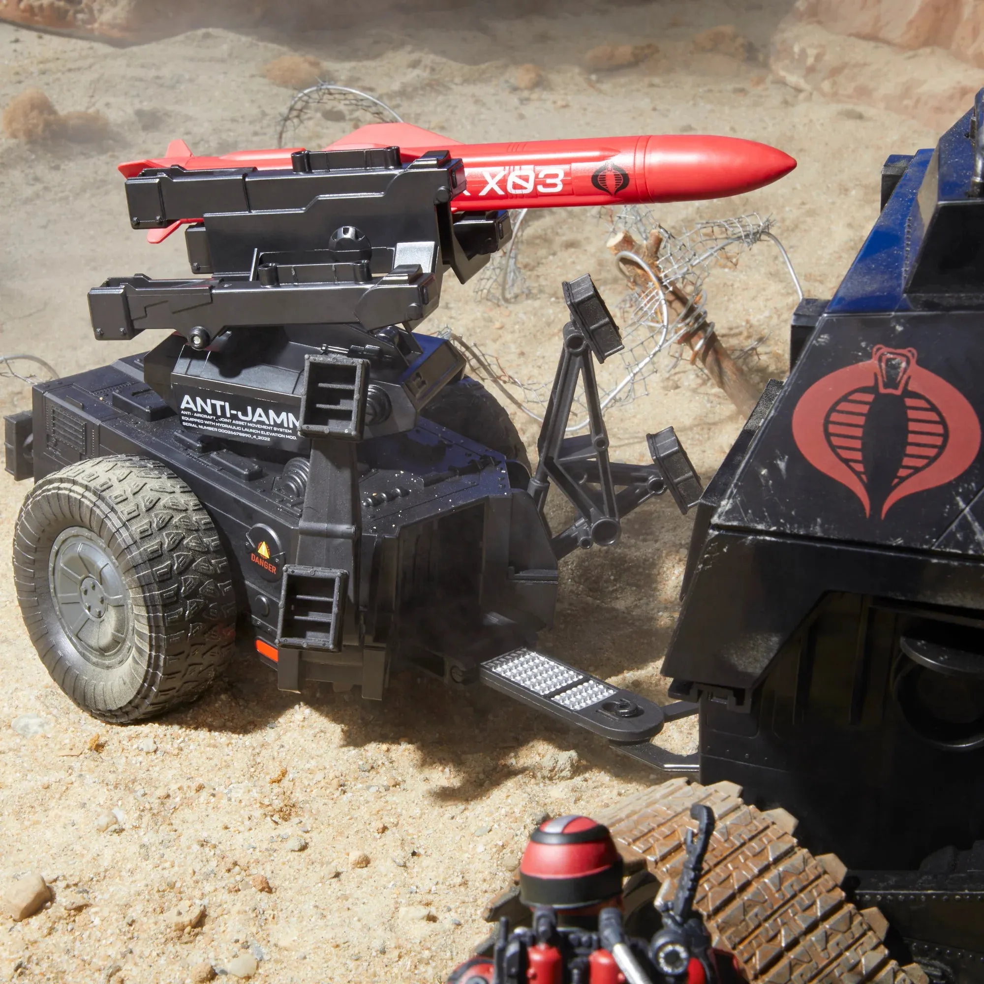 Hasbro G.I. Joe Classified Series #111, Cobra H.I.S.S. Techno-Viper & H.M.S. (Heetseek Missile System) Vehicle Action Figure
